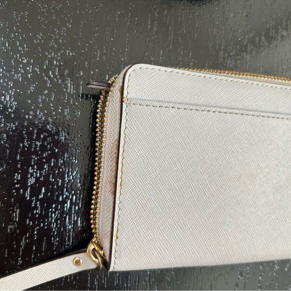 Kate Spade Wallet - Picture 4 of 4